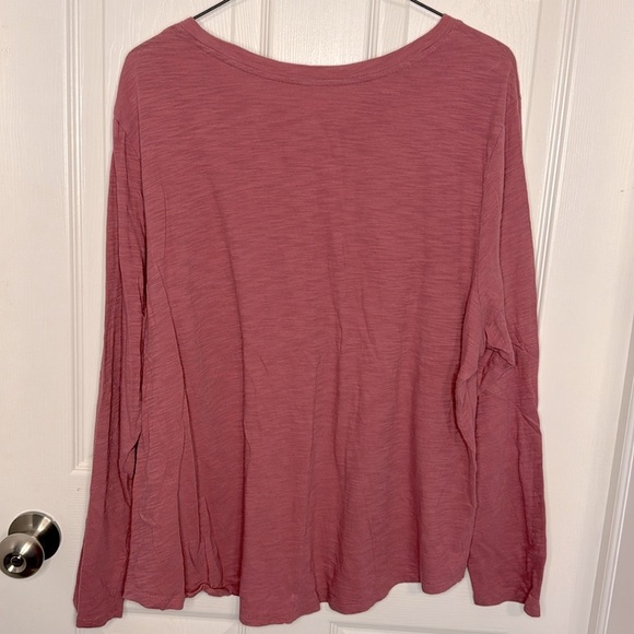 EUC Woman’s Old Navy Long Sleeve Top - Picture 3 of 3